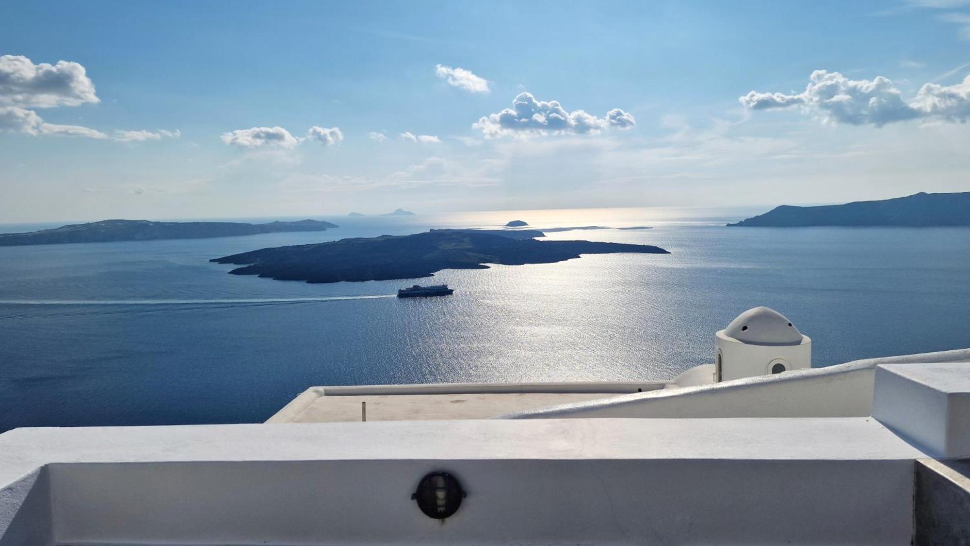 Karpimo Horizon - Caldera View With Private Hot Tub Villa Firostefani Dış mekan fotoğraf