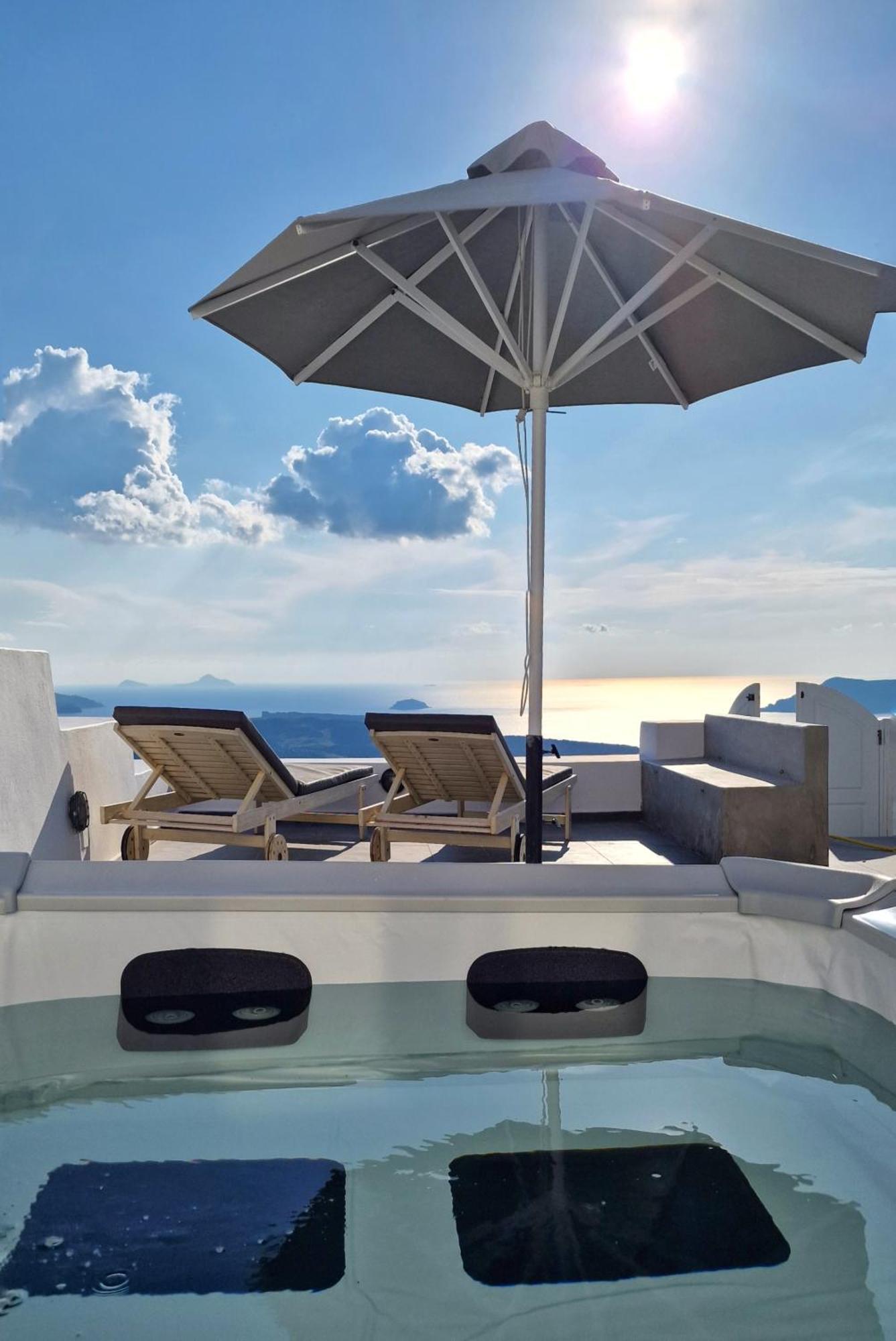 Karpimo Horizon - Caldera View With Private Hot Tub Villa Firostefani Dış mekan fotoğraf