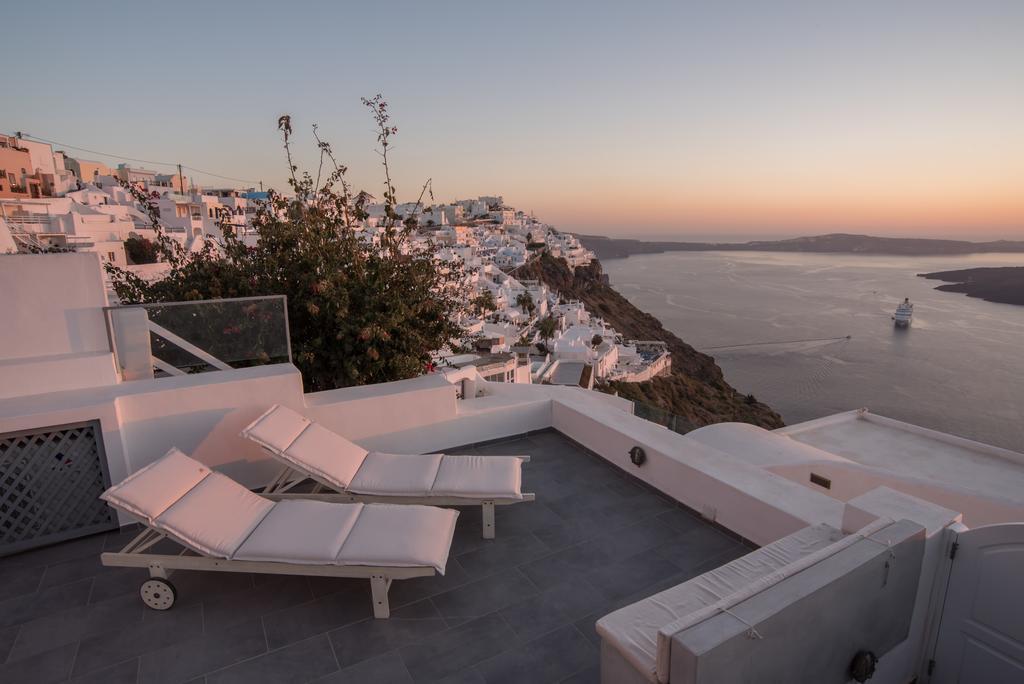 Karpimo Horizon - Caldera View With Private Hot Tub Villa Firostefani Oda fotoğraf