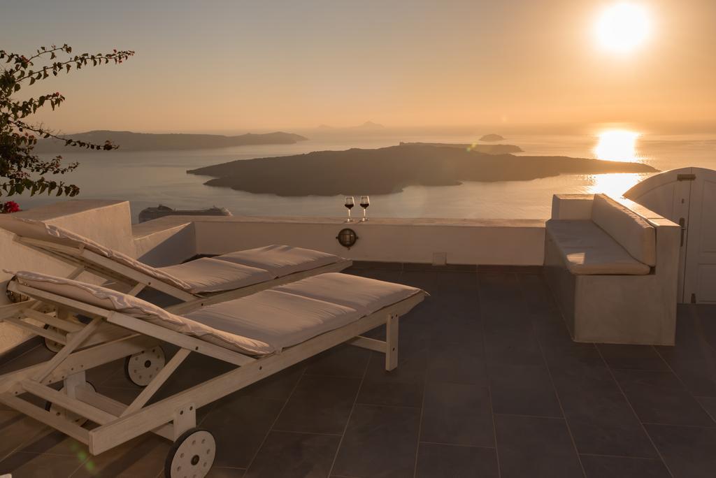Karpimo Horizon - Caldera View With Private Hot Tub Villa Firostefani Dış mekan fotoğraf