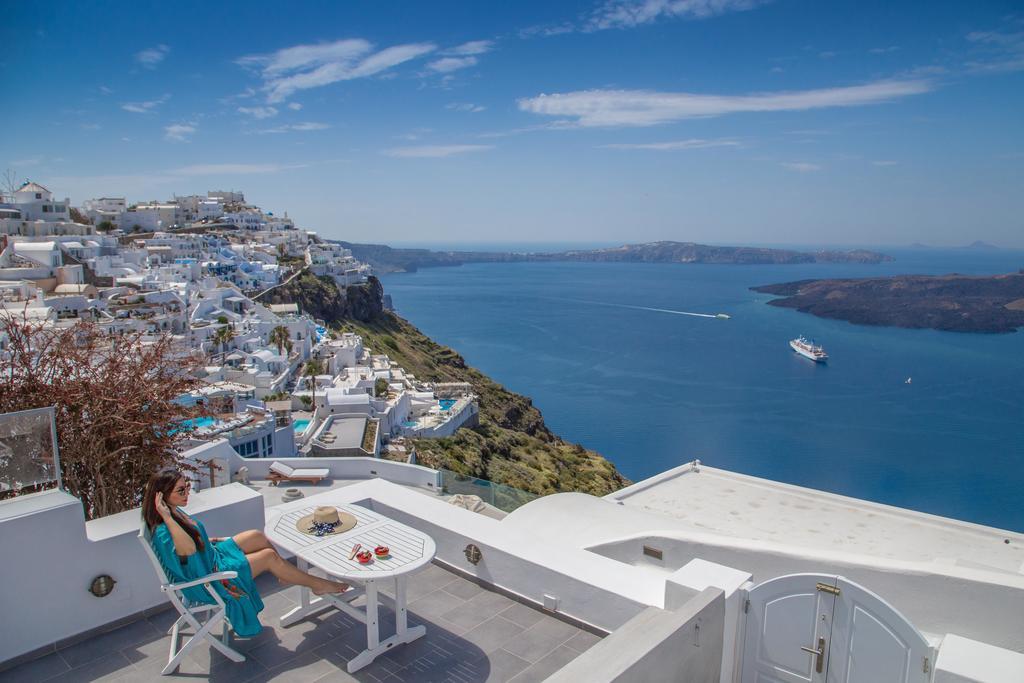 Karpimo Horizon - Caldera View With Private Hot Tub Villa Firostefani Oda fotoğraf